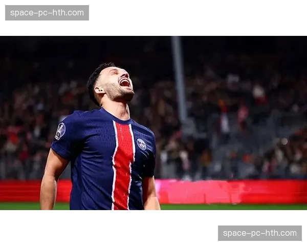 法甲：巴黎圣日耳曼4-0大胜，恩里克的“无锋阵”实验取得成功