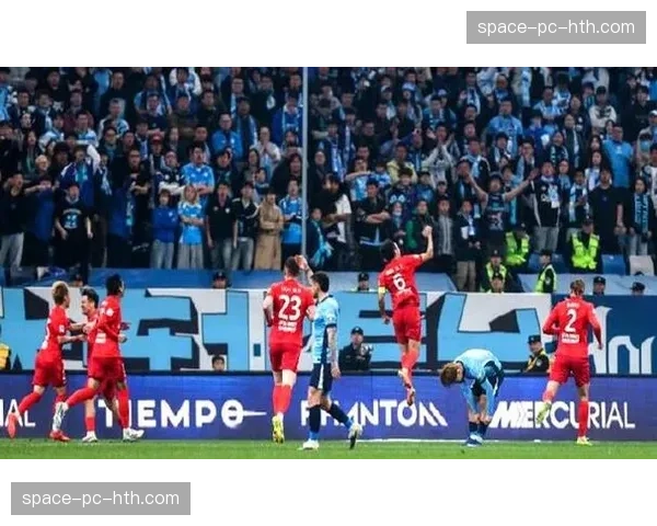 大连英博2-1河南队，主场优势助球队拿下关键三分